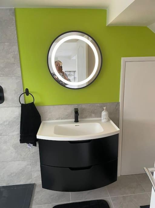 Seascape - Stylish Modern Apartment Barton on Sea Esterno foto