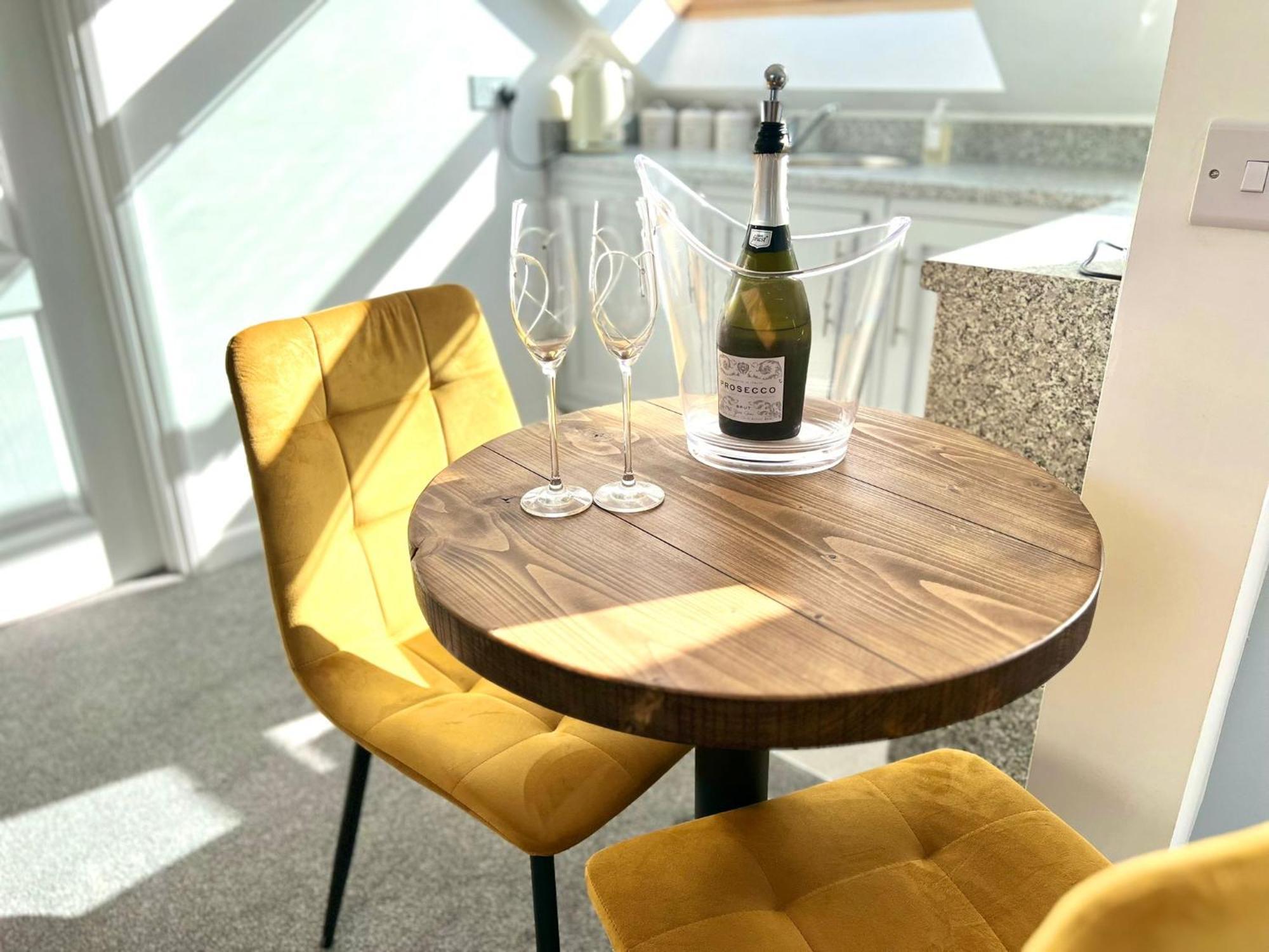 Seascape - Stylish Modern Apartment Barton on Sea Esterno foto